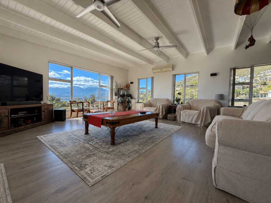 3 Bedroom Property for Sale in Mountainside Western Cape